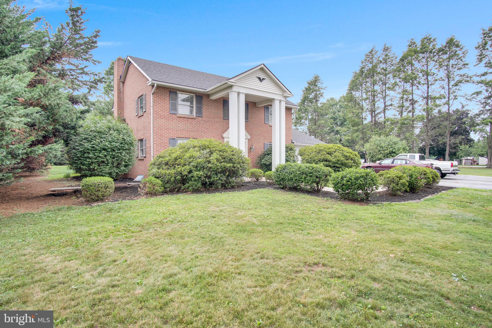 811 GREENBRIAR ROAD