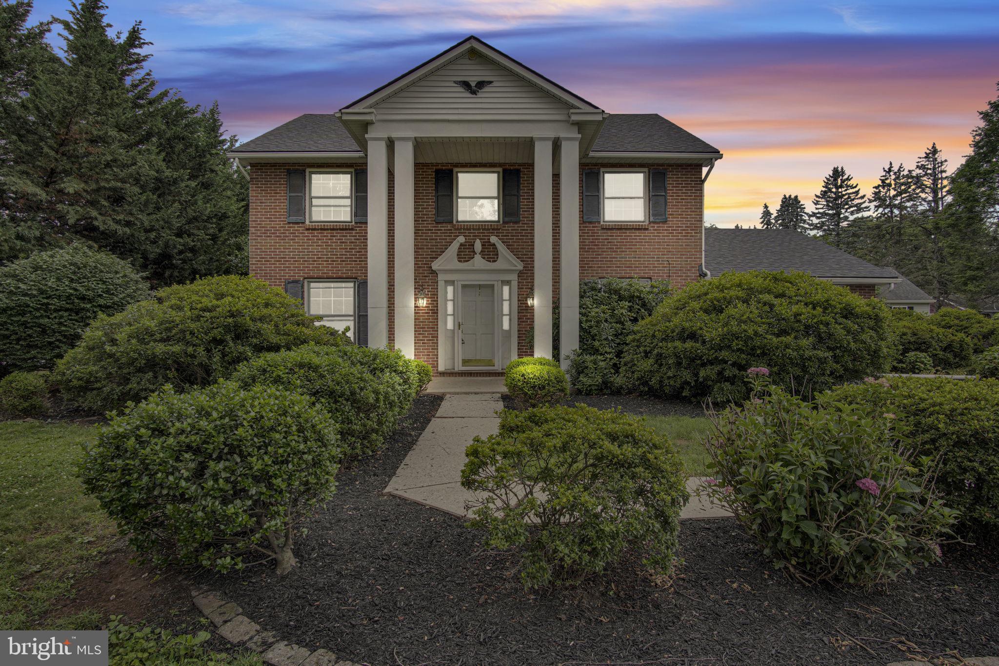 811 GREENBRIAR ROAD