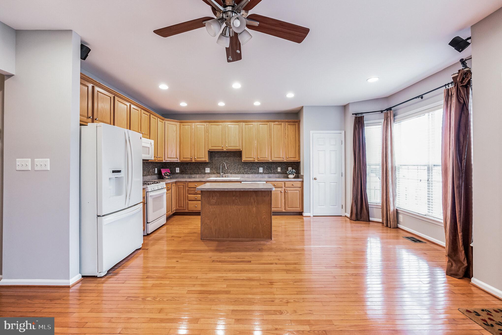 QUINCE ORCHARD PARK - Residential