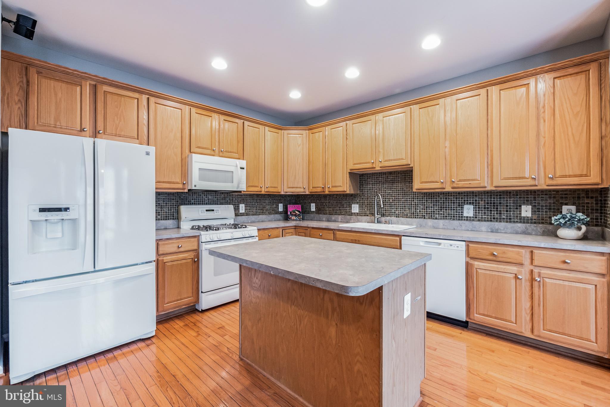 QUINCE ORCHARD PARK - Residential