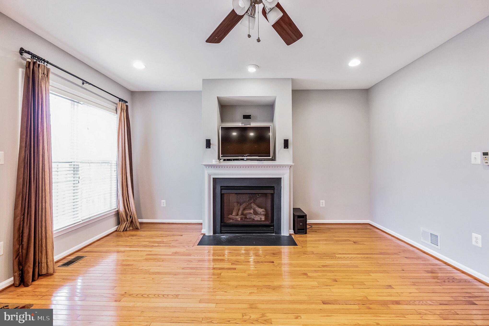 QUINCE ORCHARD PARK - Residential