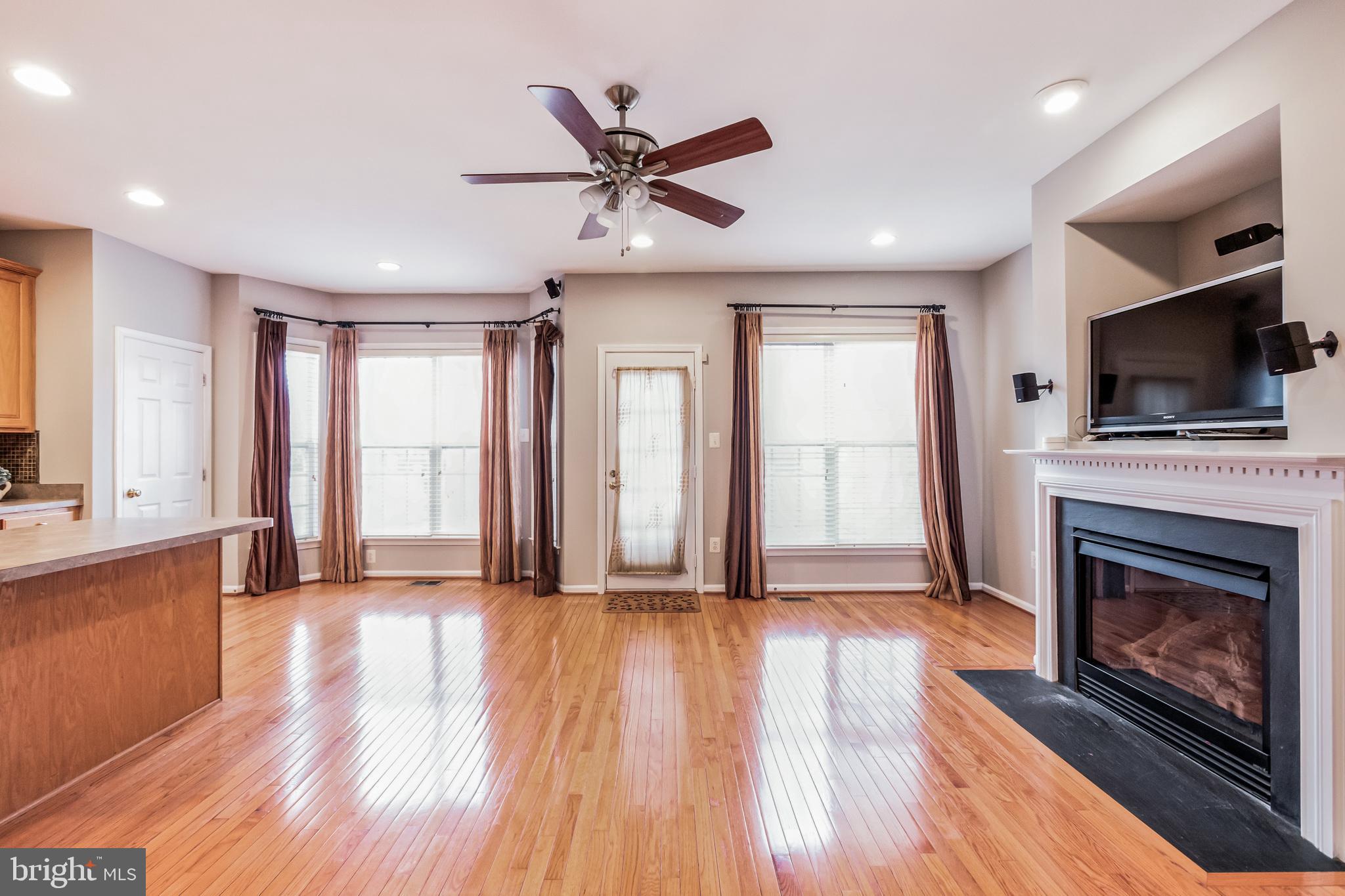 QUINCE ORCHARD PARK - Residential