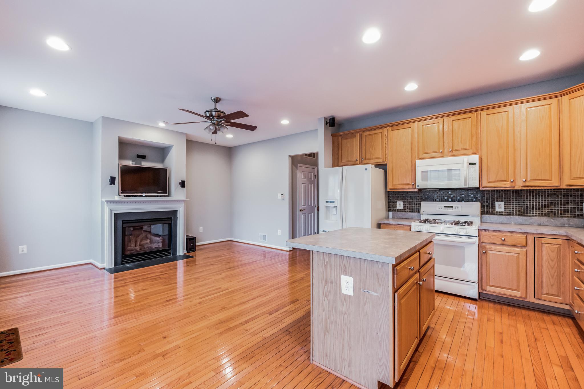 QUINCE ORCHARD PARK - Residential