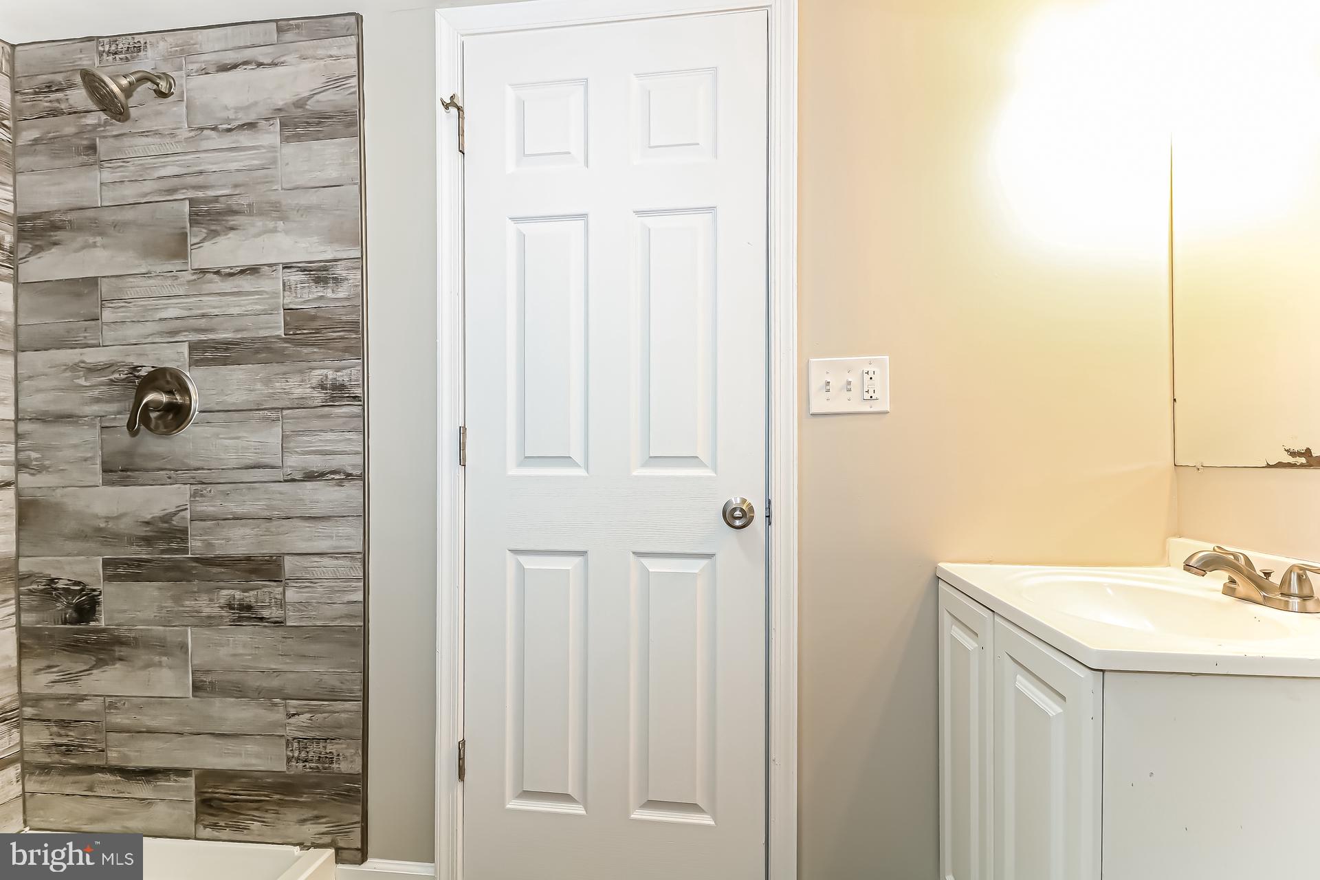 PARKVILLE - Residential Lease