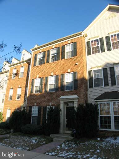 Awesome 2 Car Garage Town Home conveniently located in the Preserve at Manor Woods. Stunning Hardwood Floors & Gourmet Kitchen with Corian Counters & Stainless Appliances plus Island Breakfast Bar. Expansive Living-Dining Area. Spacious Master Suite with Loft , Walk in Closet, & Jetted Garden Tub. Lower Level Study or Den. Views of Common Area complete with benches.