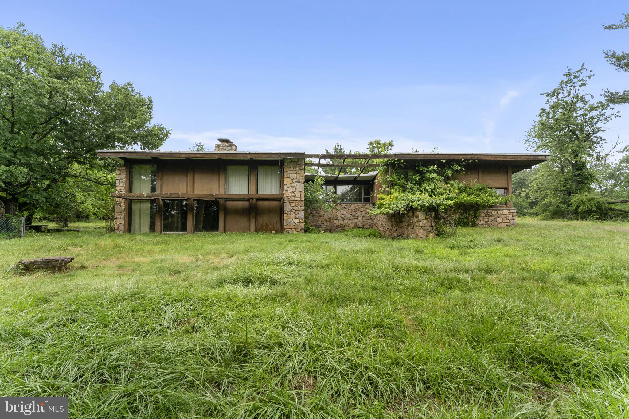 2935 WHITEHALL ROAD