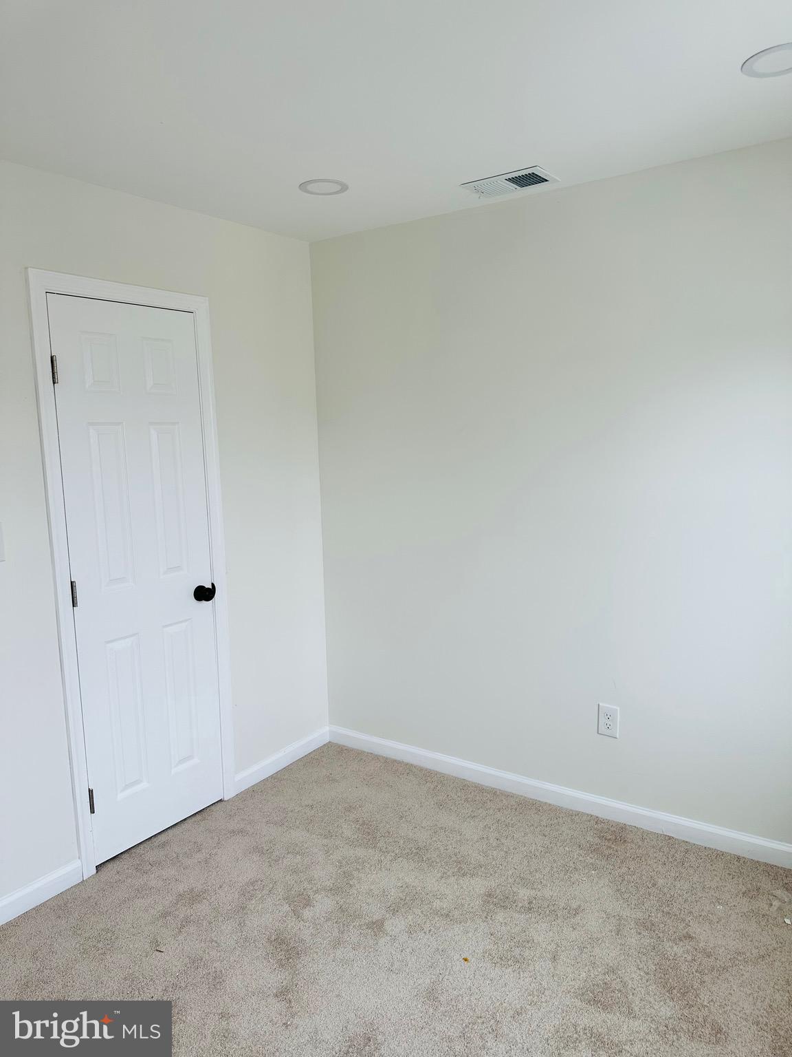MONDAWMIN - Residential