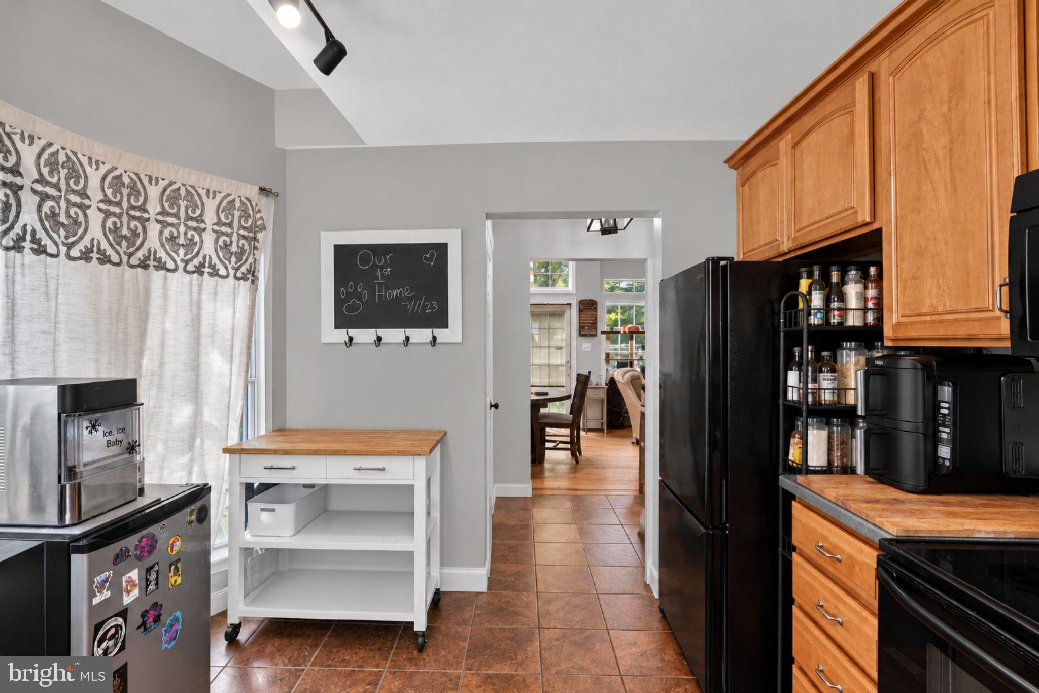 907 WINDWHISPER LANE