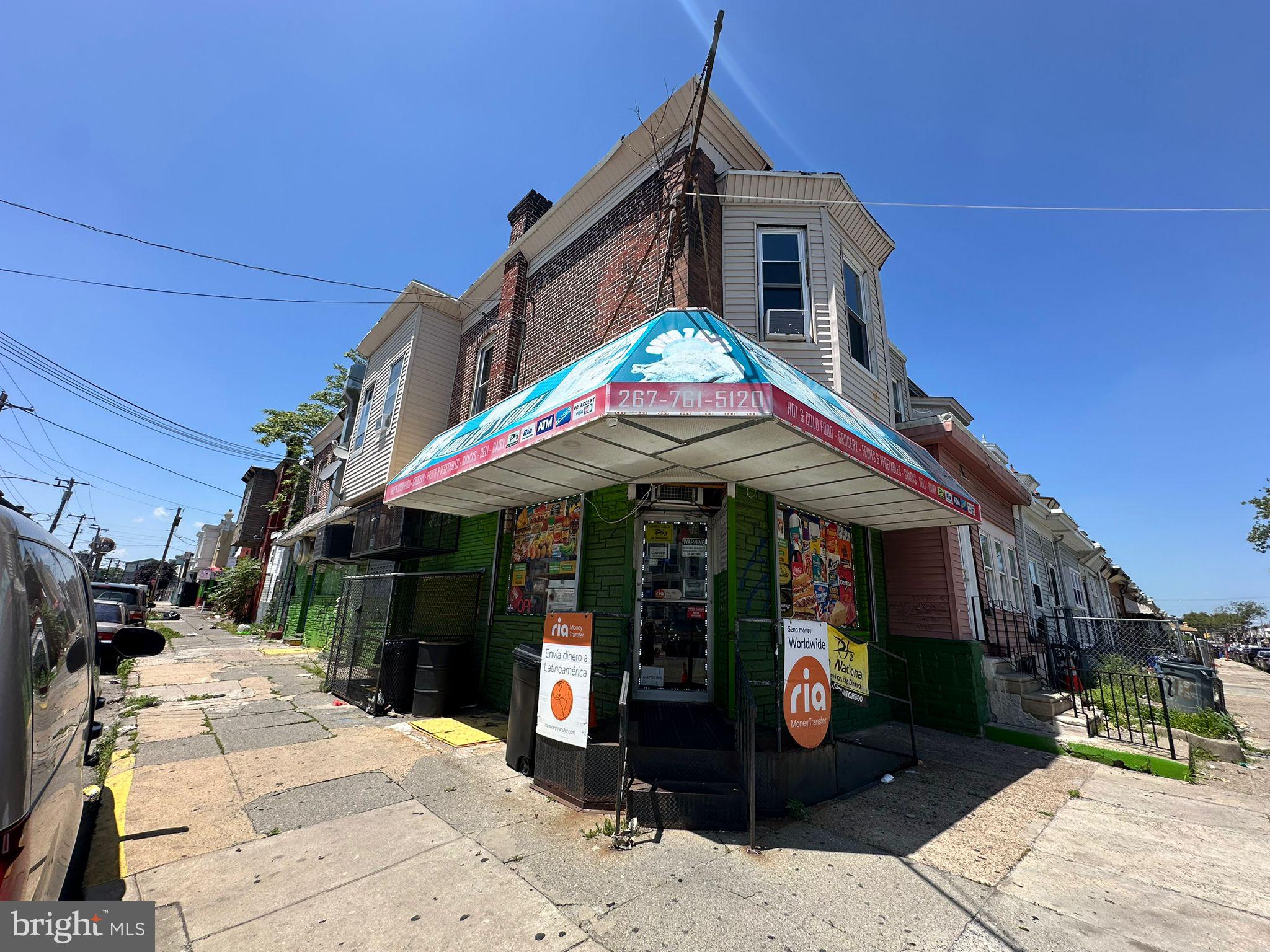 Main image without alt text