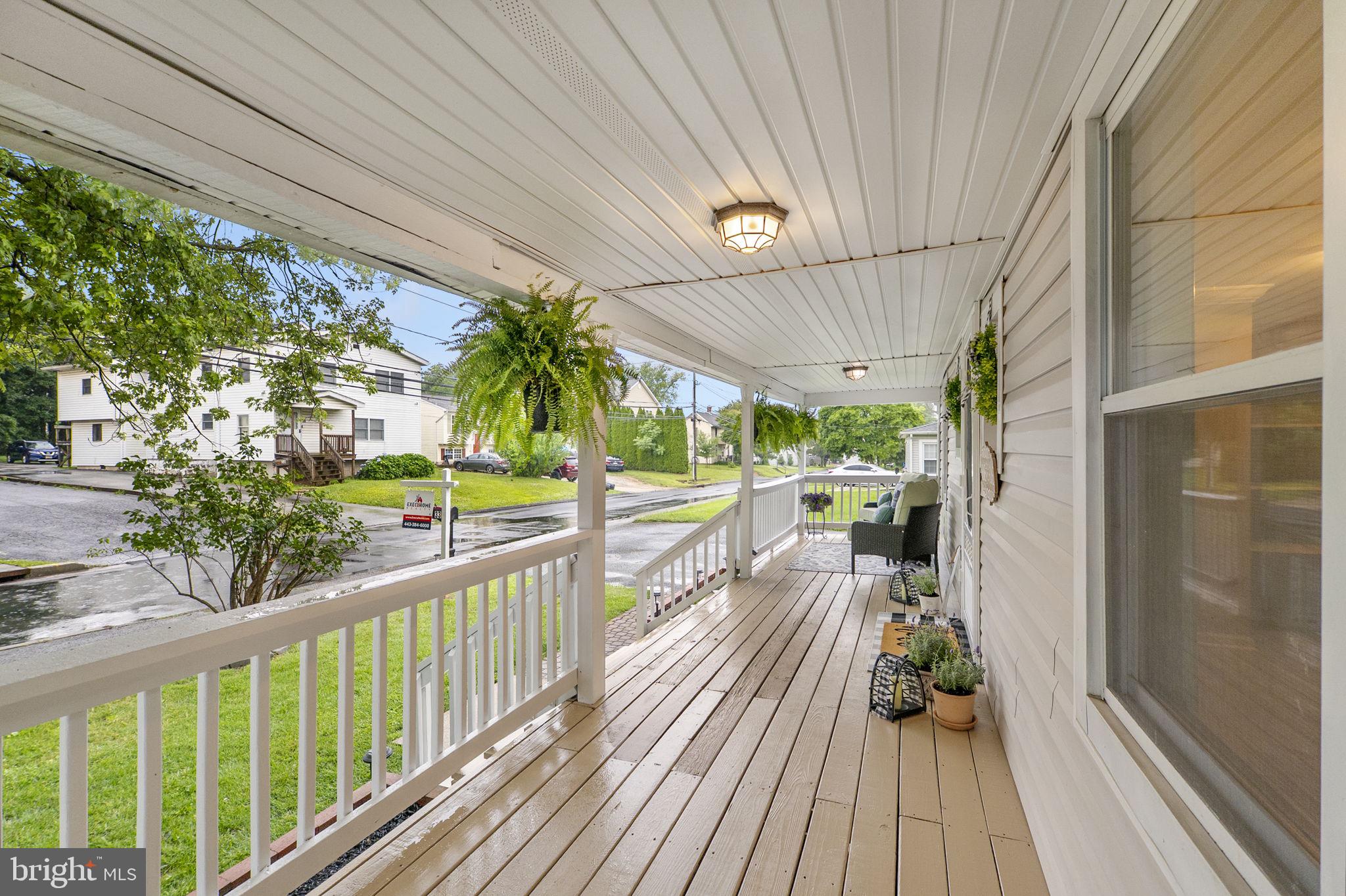 33 BOND AVENUE