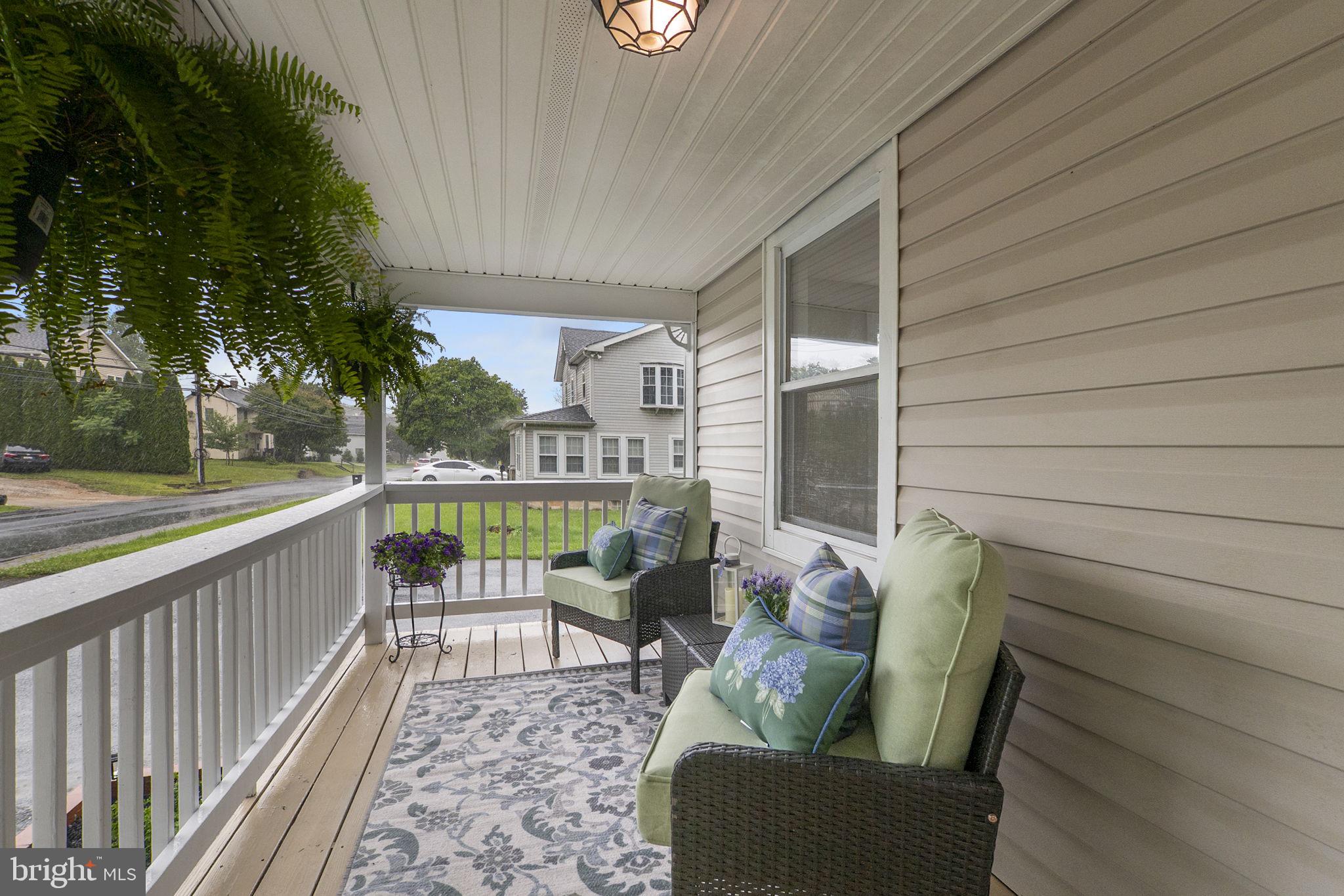 33 BOND AVENUE