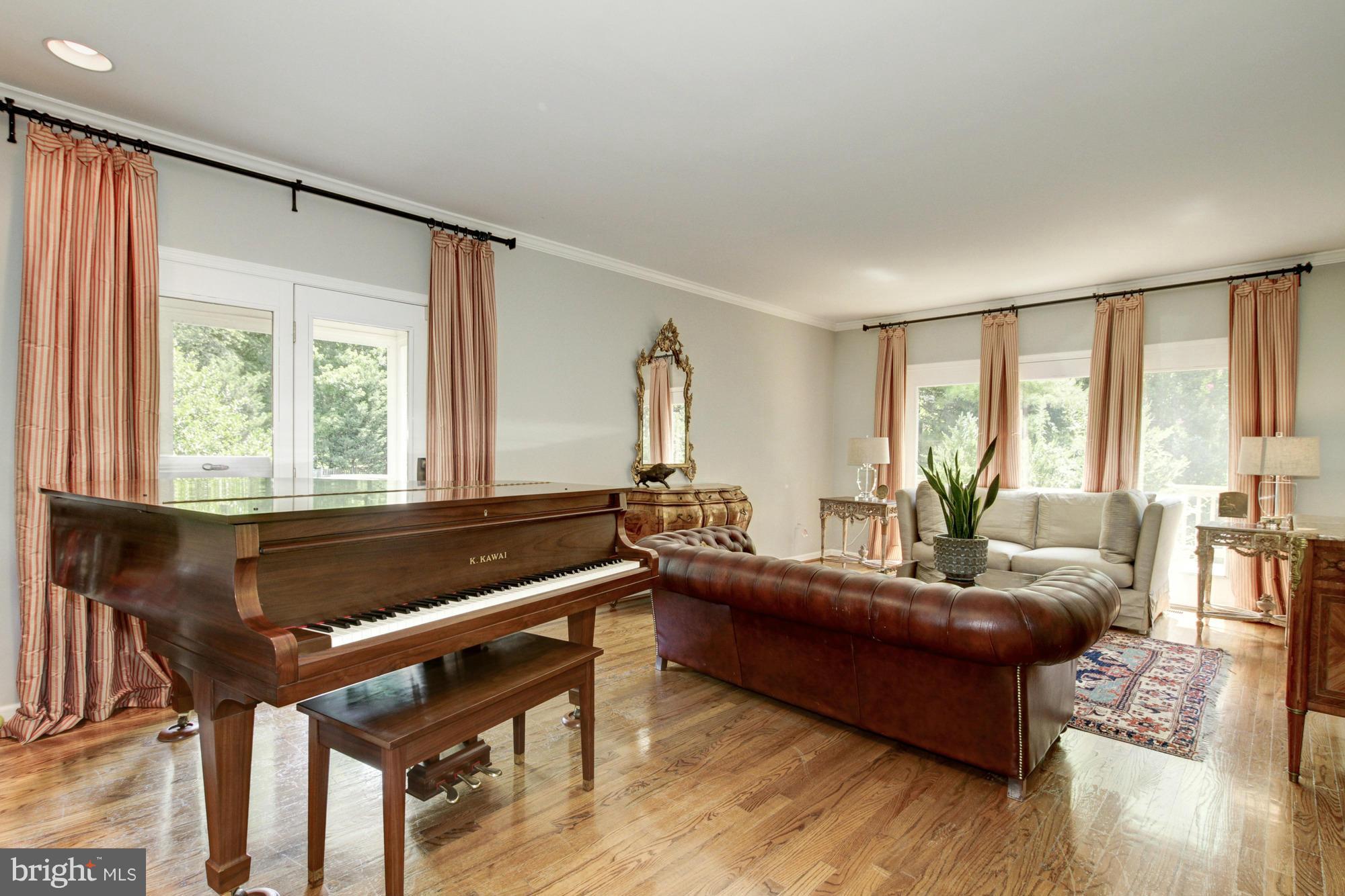 POTOMAC OUTSIDE - Residential