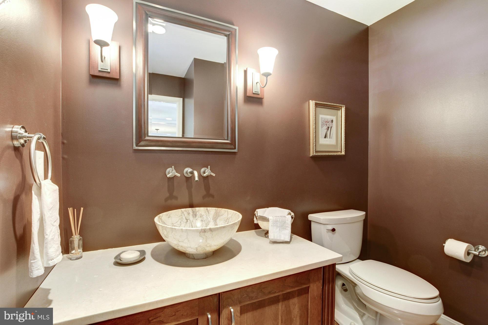 POTOMAC OUTSIDE - Residential