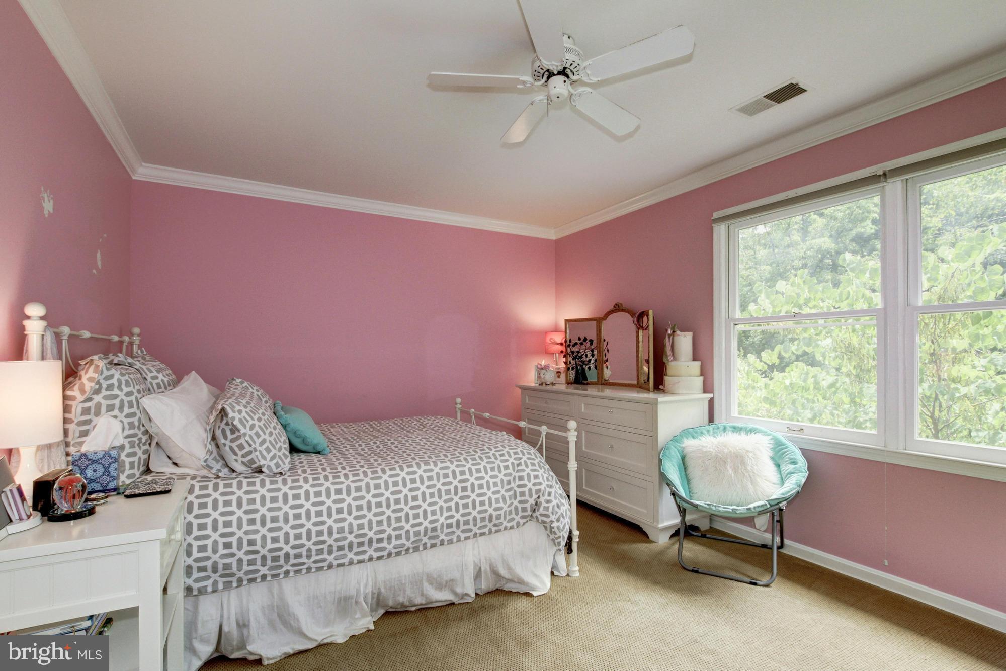 POTOMAC OUTSIDE - Residential