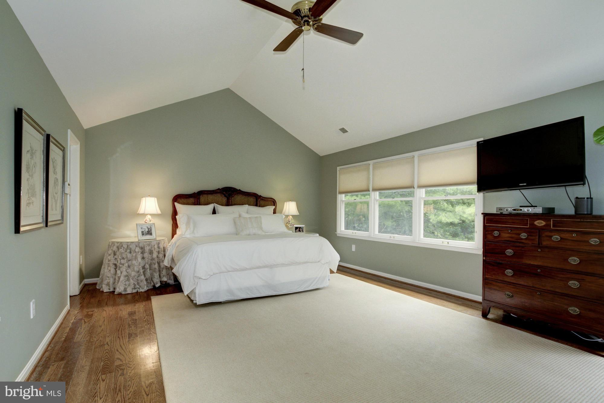 POTOMAC OUTSIDE - Residential