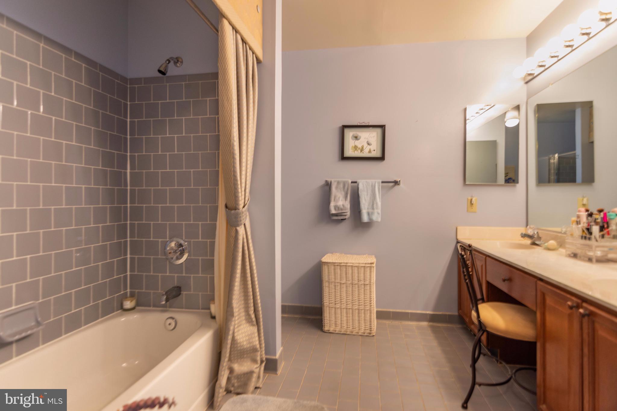 CROFTON VILLAGE - Residential