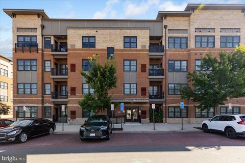 2907 BLEEKER STREET 3-106 FAIRFAX VA 22031