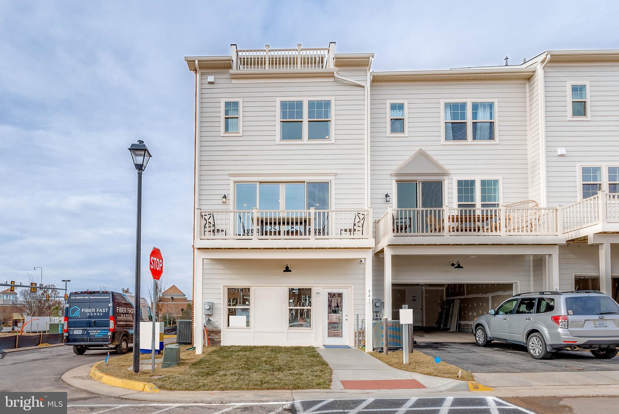 POTOMAC STATION MARKETPLACE - Residential