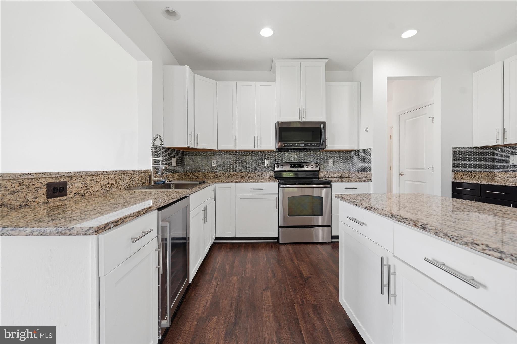 21 WHIRLPOOL WAY