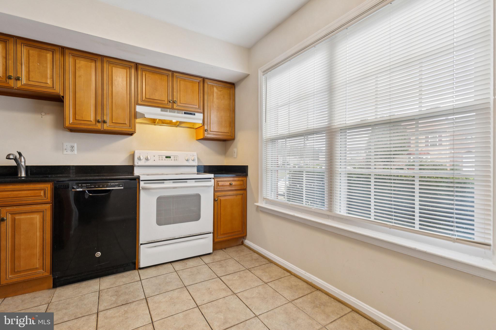 ROLLINGWOOD VILLAGE - Residential Lease