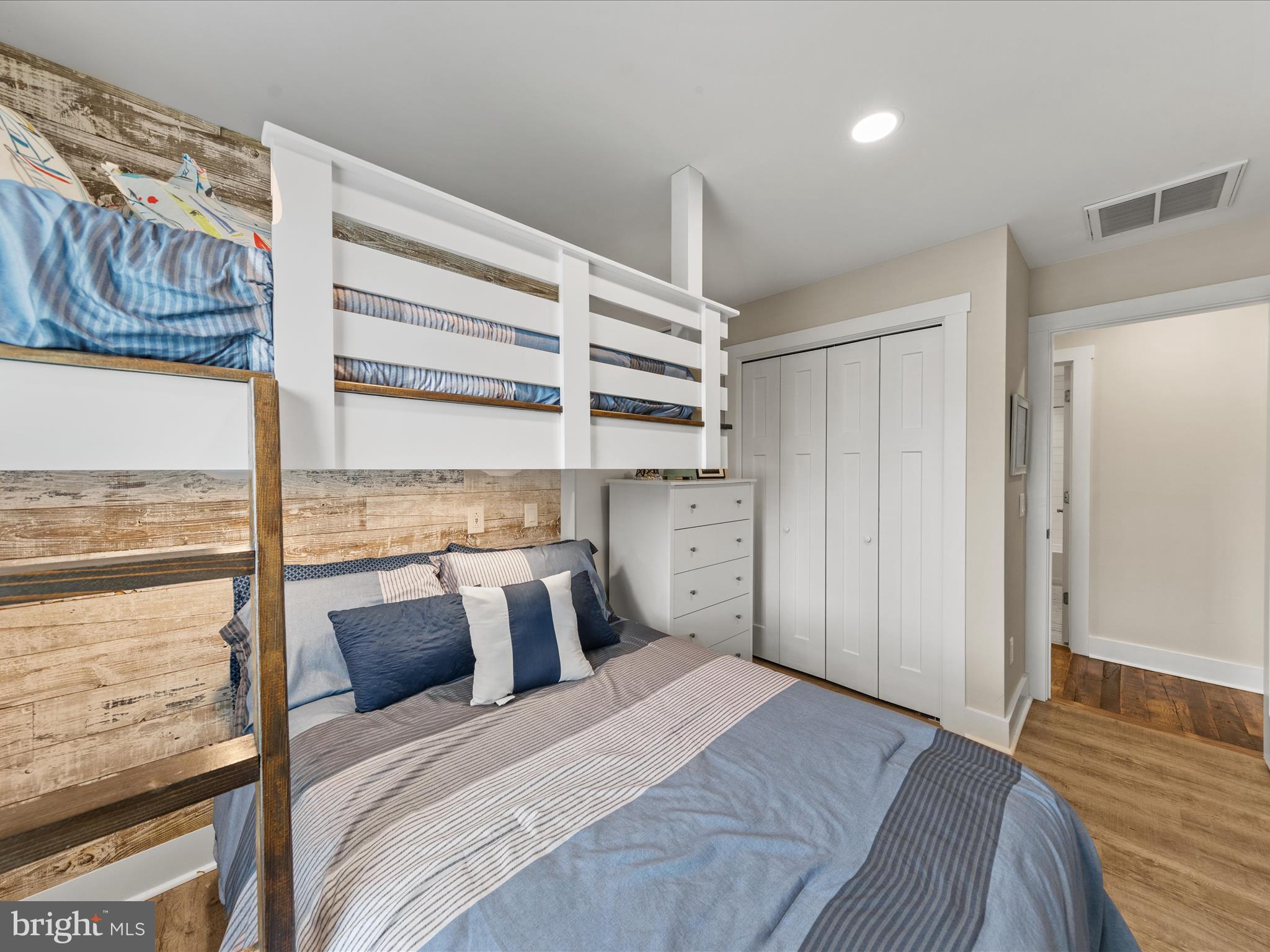 OLD LANDING - Residential