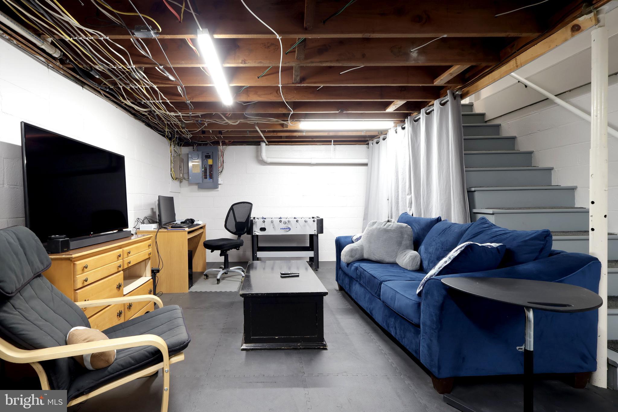 COLLEGE HEIGHTS - Residential