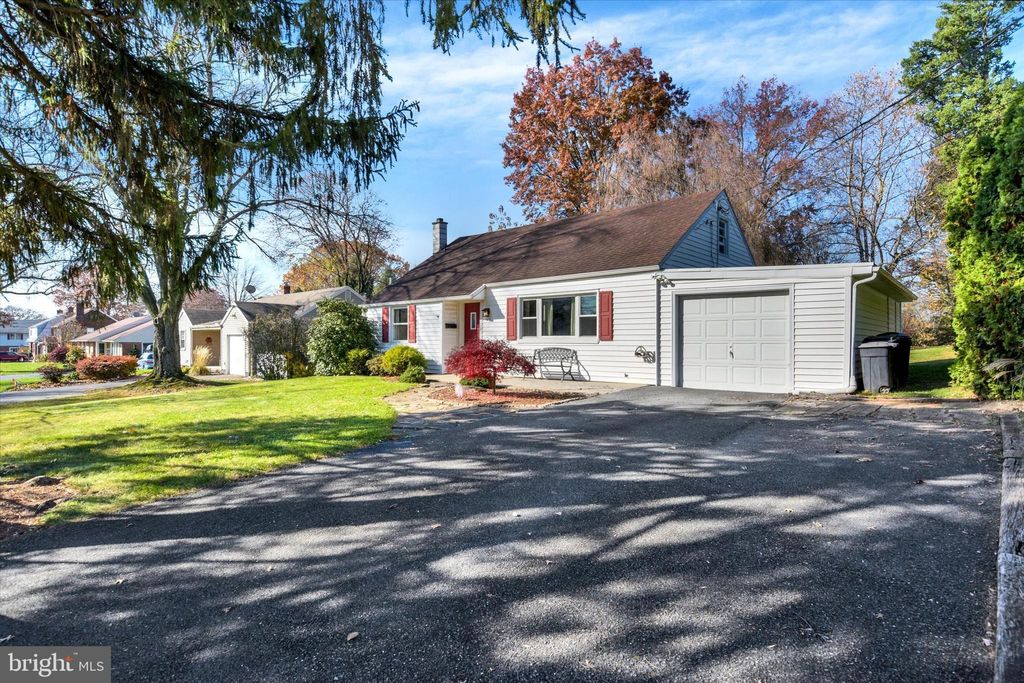 Photo of 567 E High Street, Elizabethtown, PA 17022 (MLS # PALA2043676)