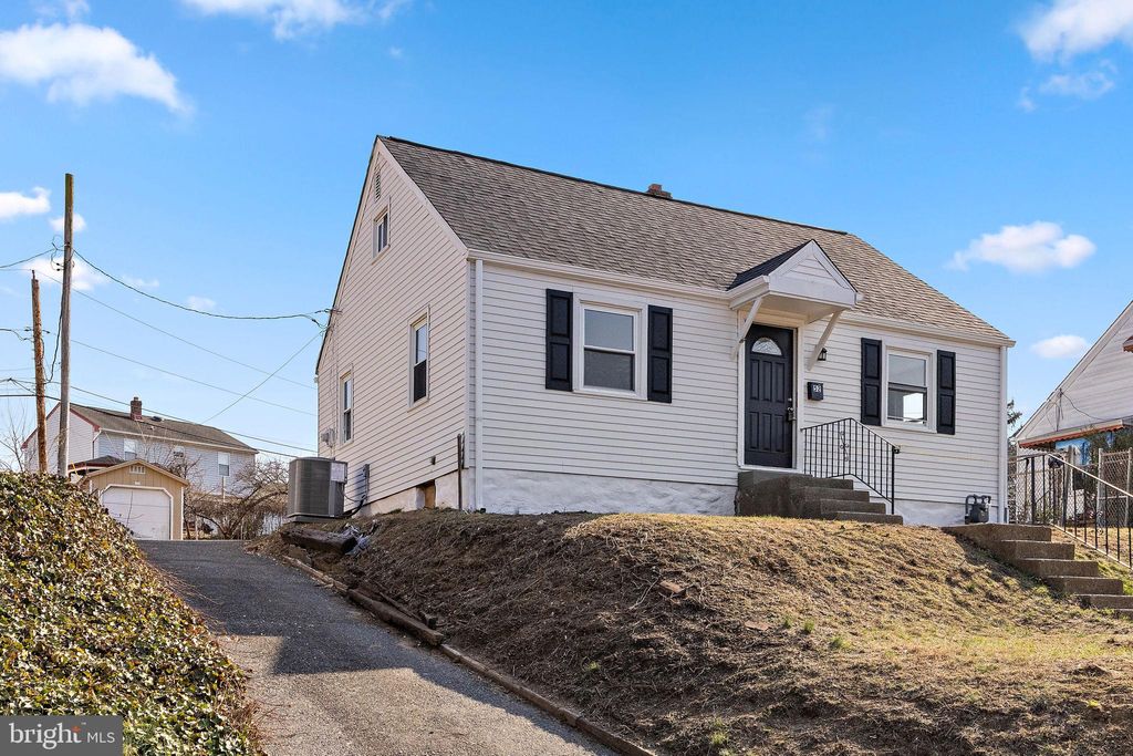Photo of 52 Seward Lane, ASTON, PA 19014 (MLS # PADE2110480)