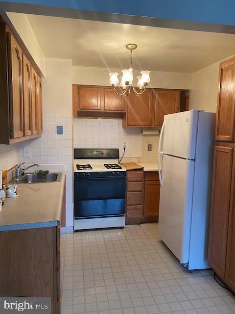 BRIARWOOD COURT - Residential