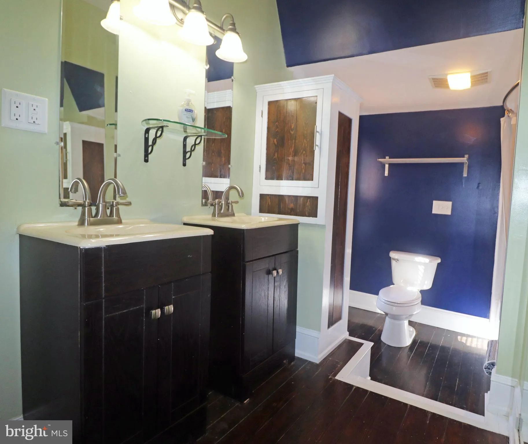 Wilmington, Delaware 19806, United States, 3 Bedrooms Bedrooms, ,2 BathroomsBathrooms,Residential,Active,13606