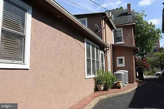 Wilmington, Delaware 19806, United States, 3 Bedrooms Bedrooms, ,2 BathroomsBathrooms,Residential,Active,13606