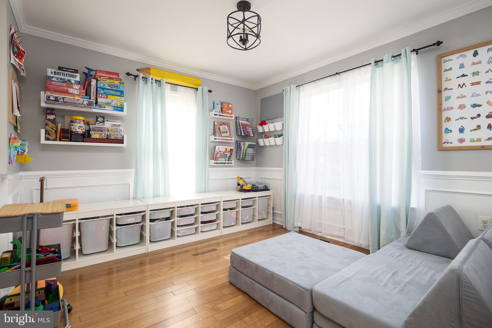 534 KALMIA SQUARE NE