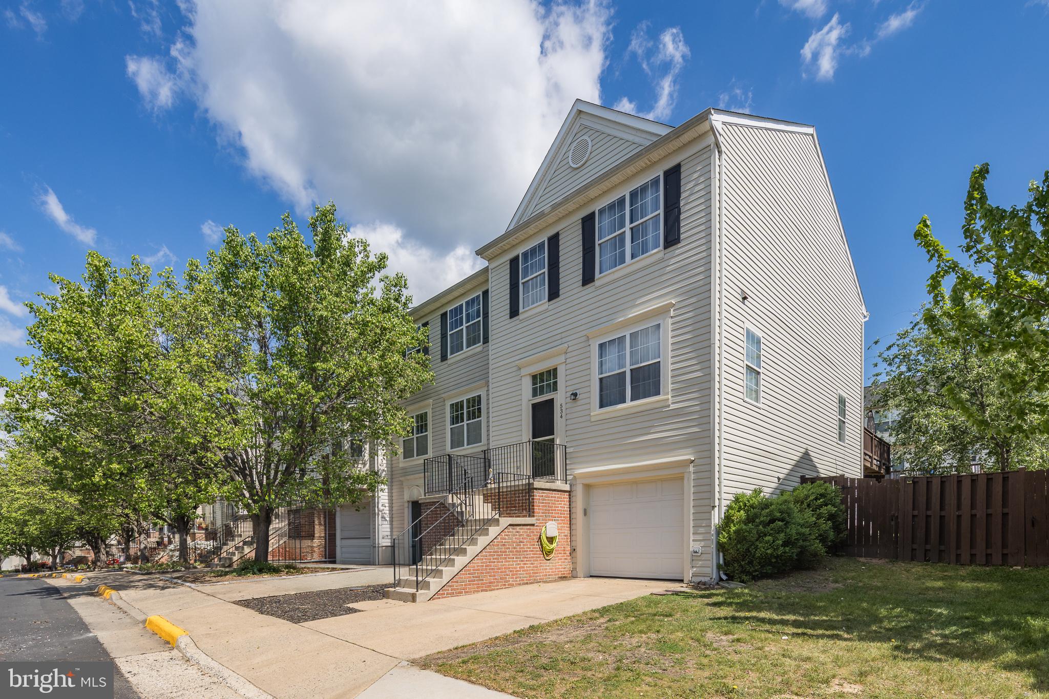 534 KALMIA SQUARE NE