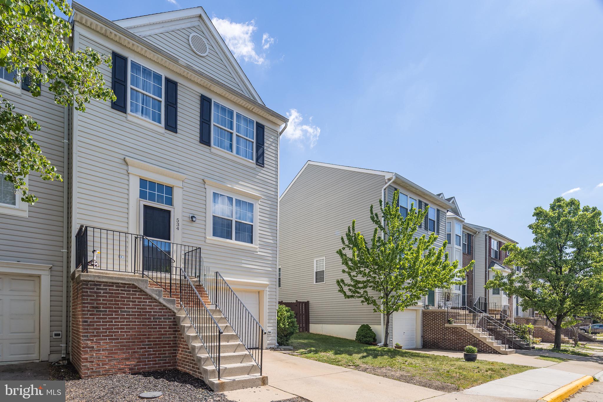 534 KALMIA SQUARE NE