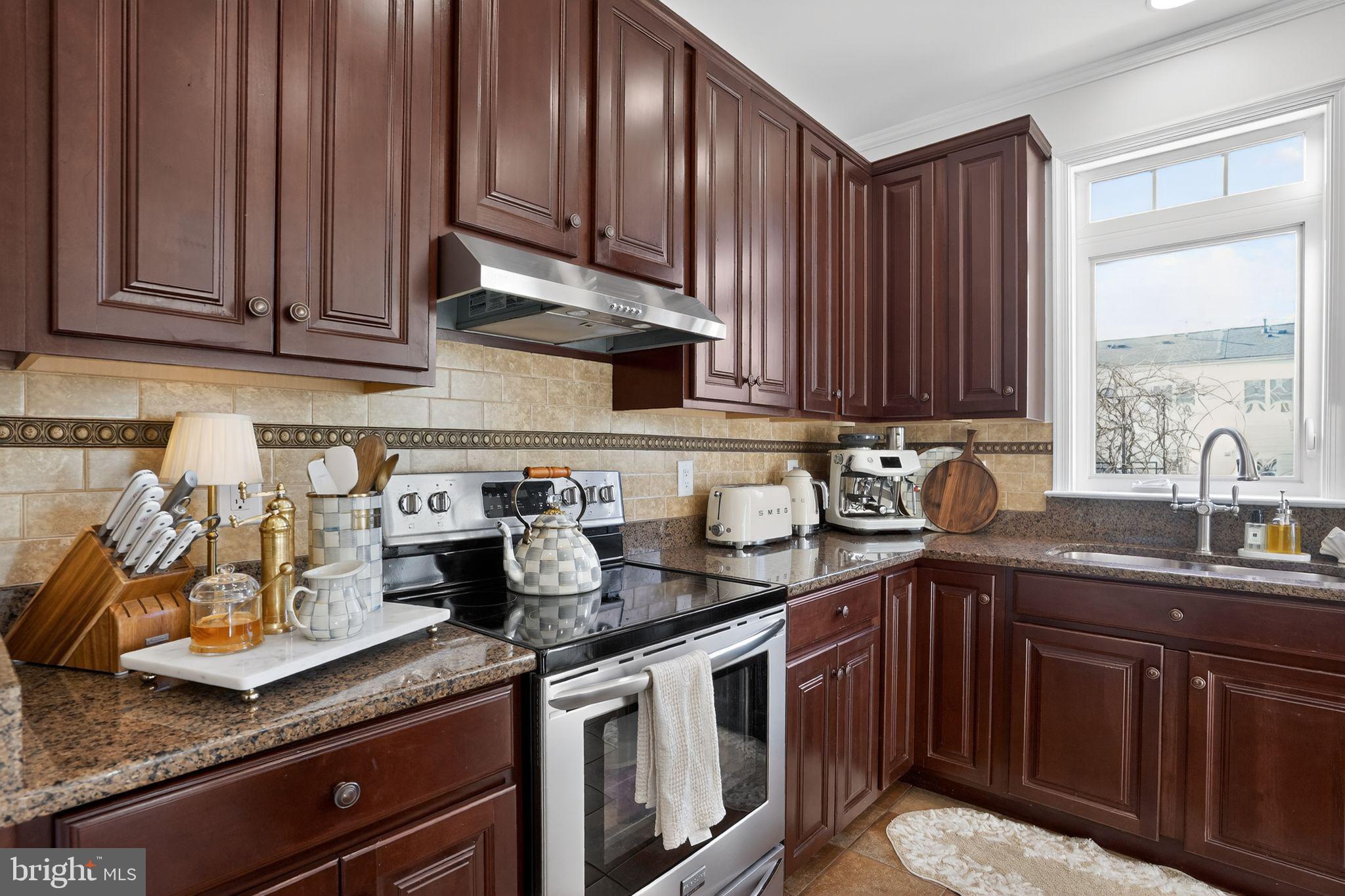 LANSDOWNE ON THE POTOMAC - Residential