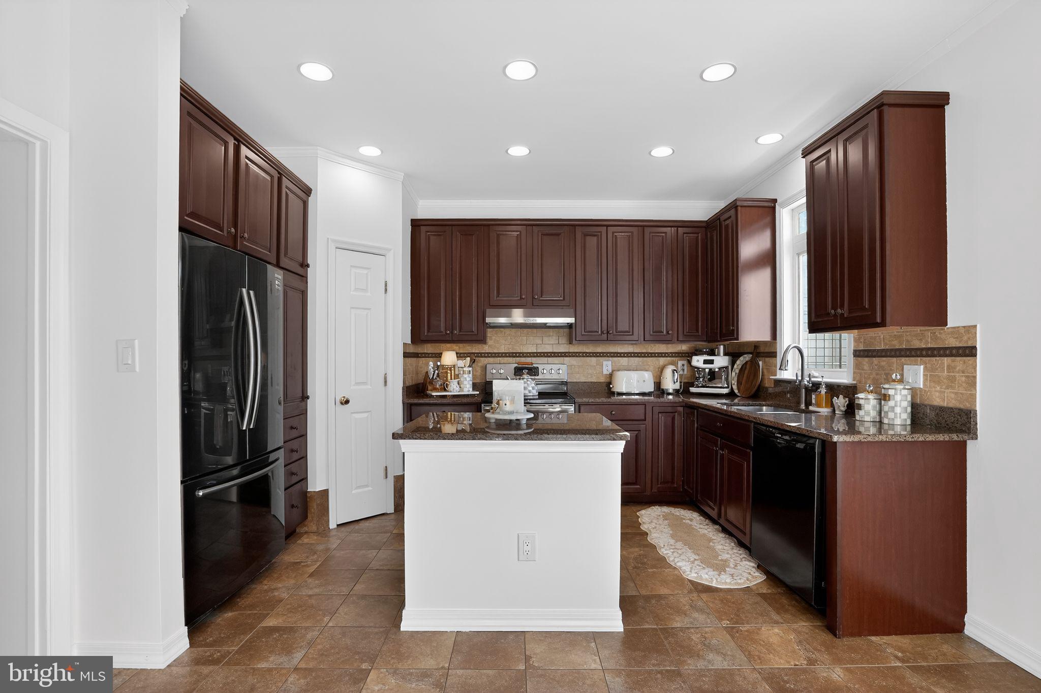 LANSDOWNE ON THE POTOMAC - Residential