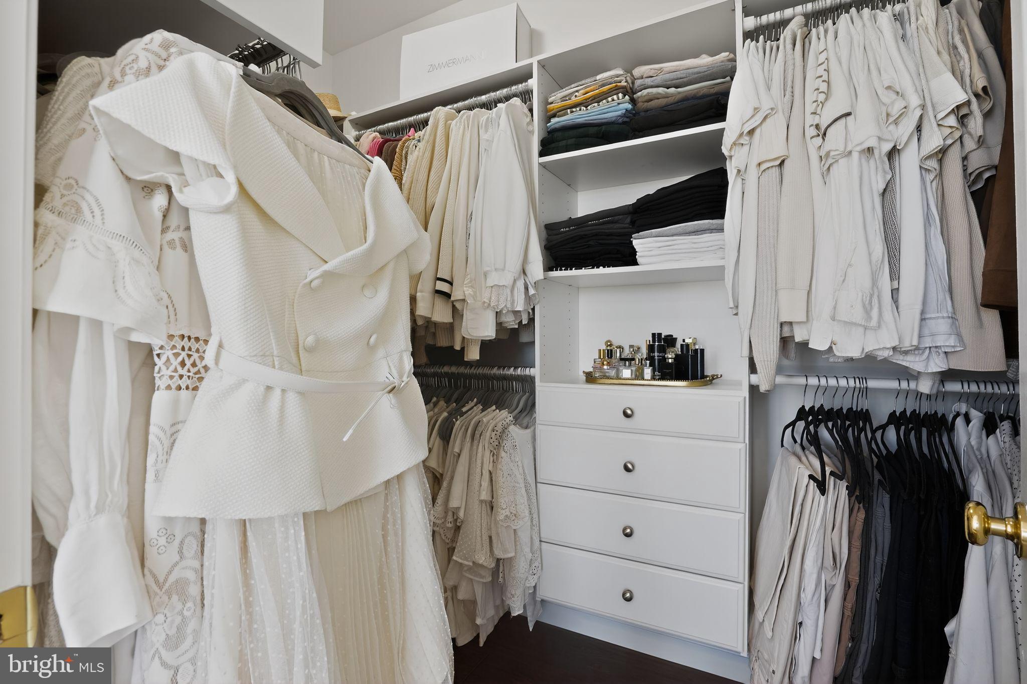 LANSDOWNE ON THE POTOMAC - Residential