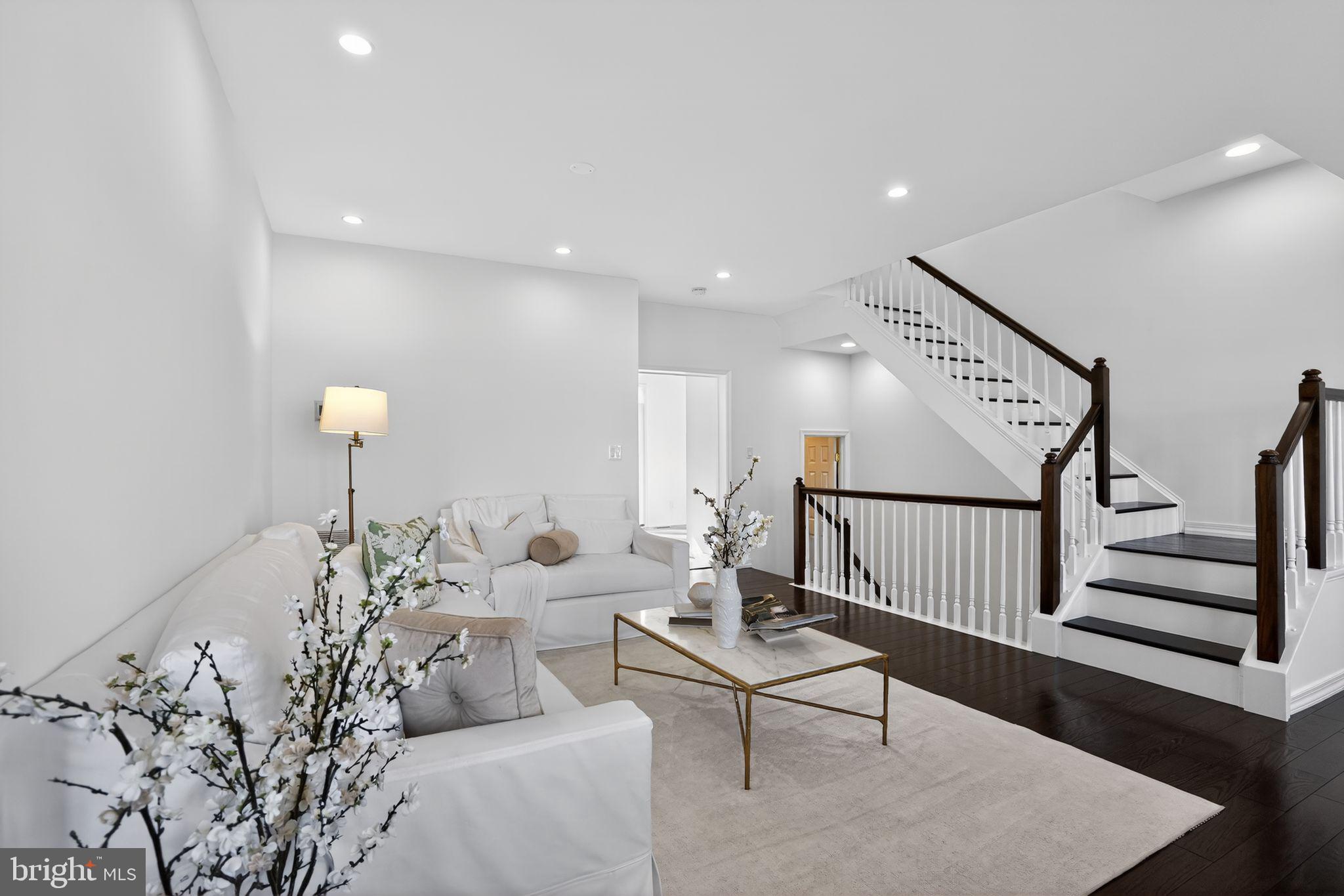 LANSDOWNE ON THE POTOMAC - Residential