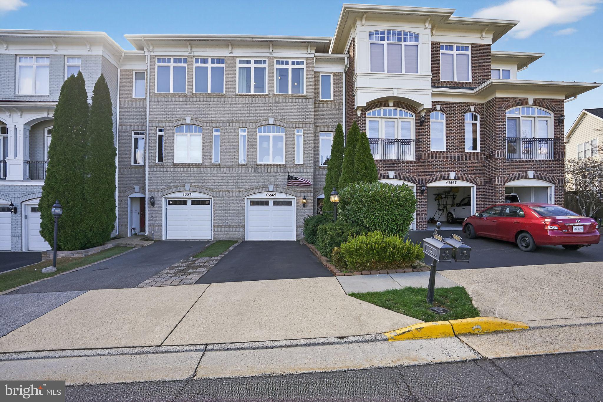 LANSDOWNE ON THE POTOMAC - Residential