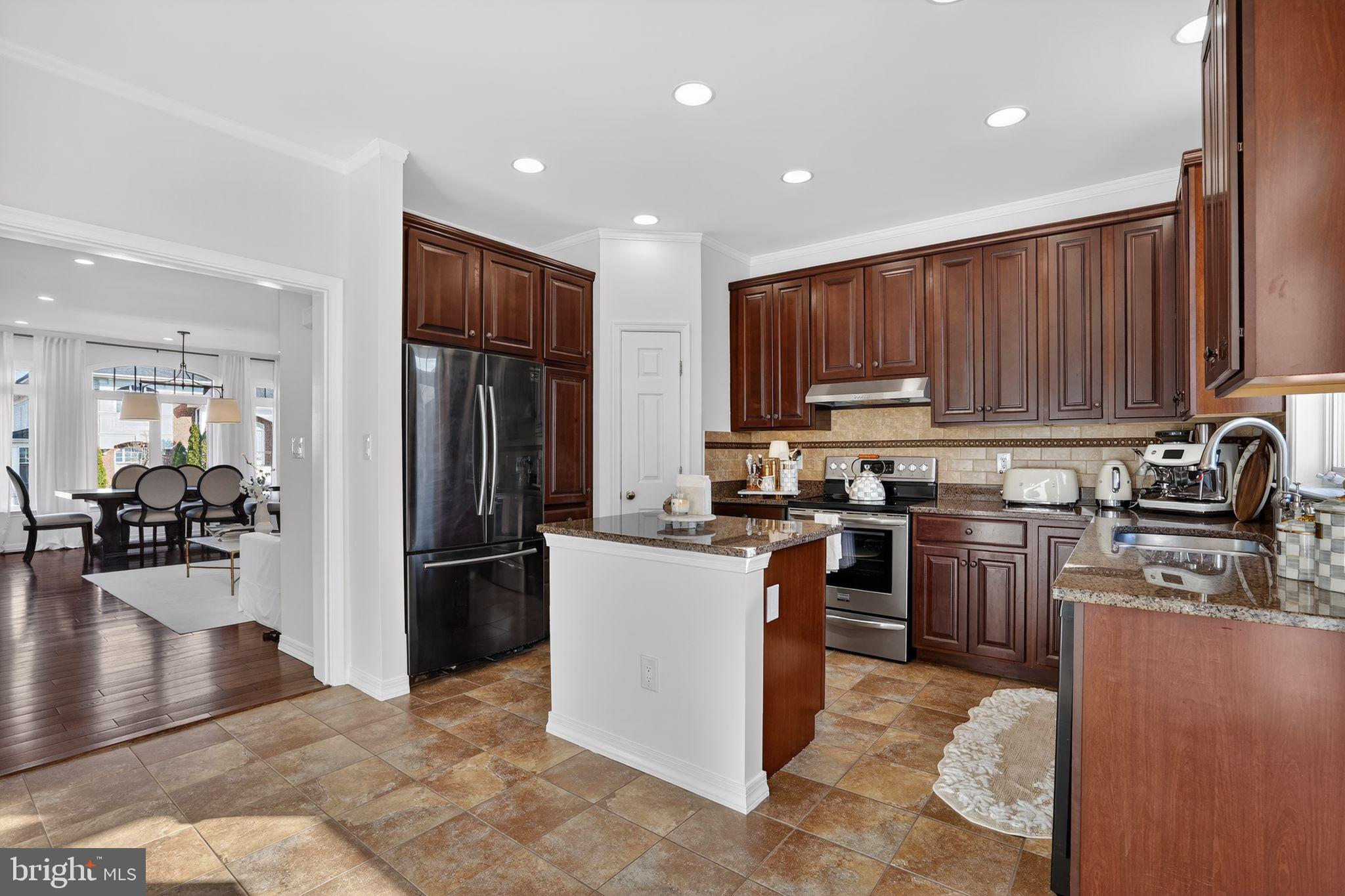 LANSDOWNE ON THE POTOMAC - Residential