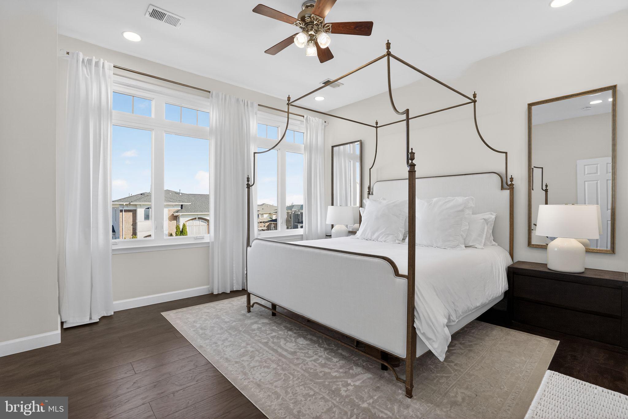 LANSDOWNE ON THE POTOMAC - Residential