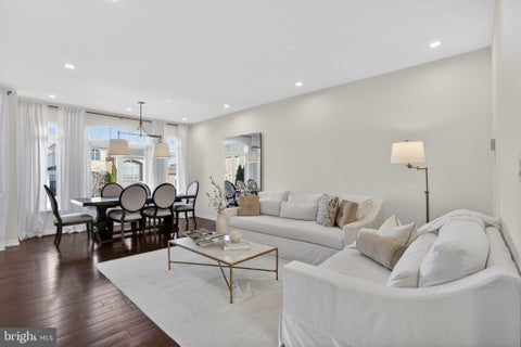 Townhouse For Sale - 43569 Wild Indigo Terrace<br/> Loudoun County, LEESBURG, VA 20176
