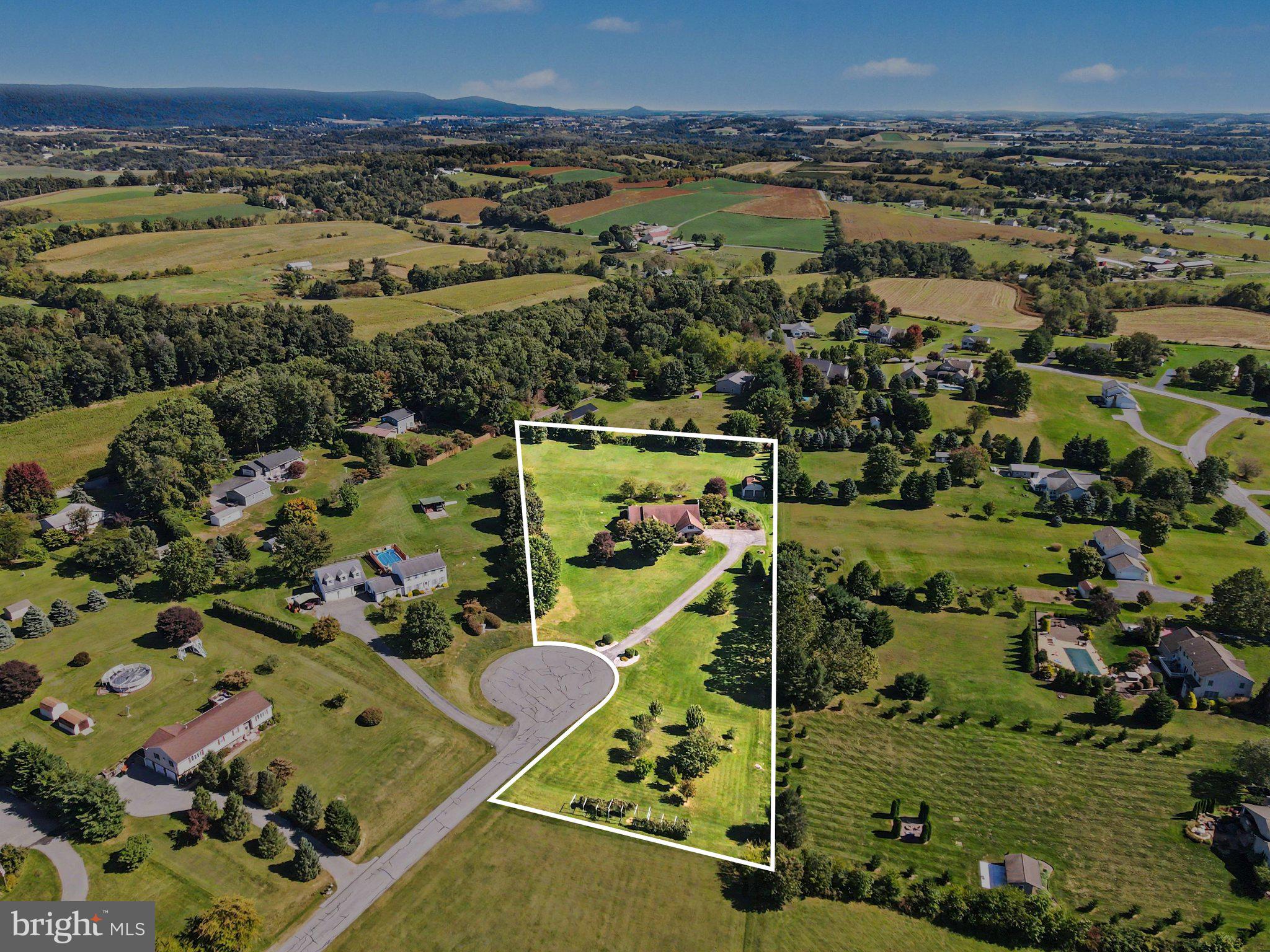 17 FOXWOOD DRIVE