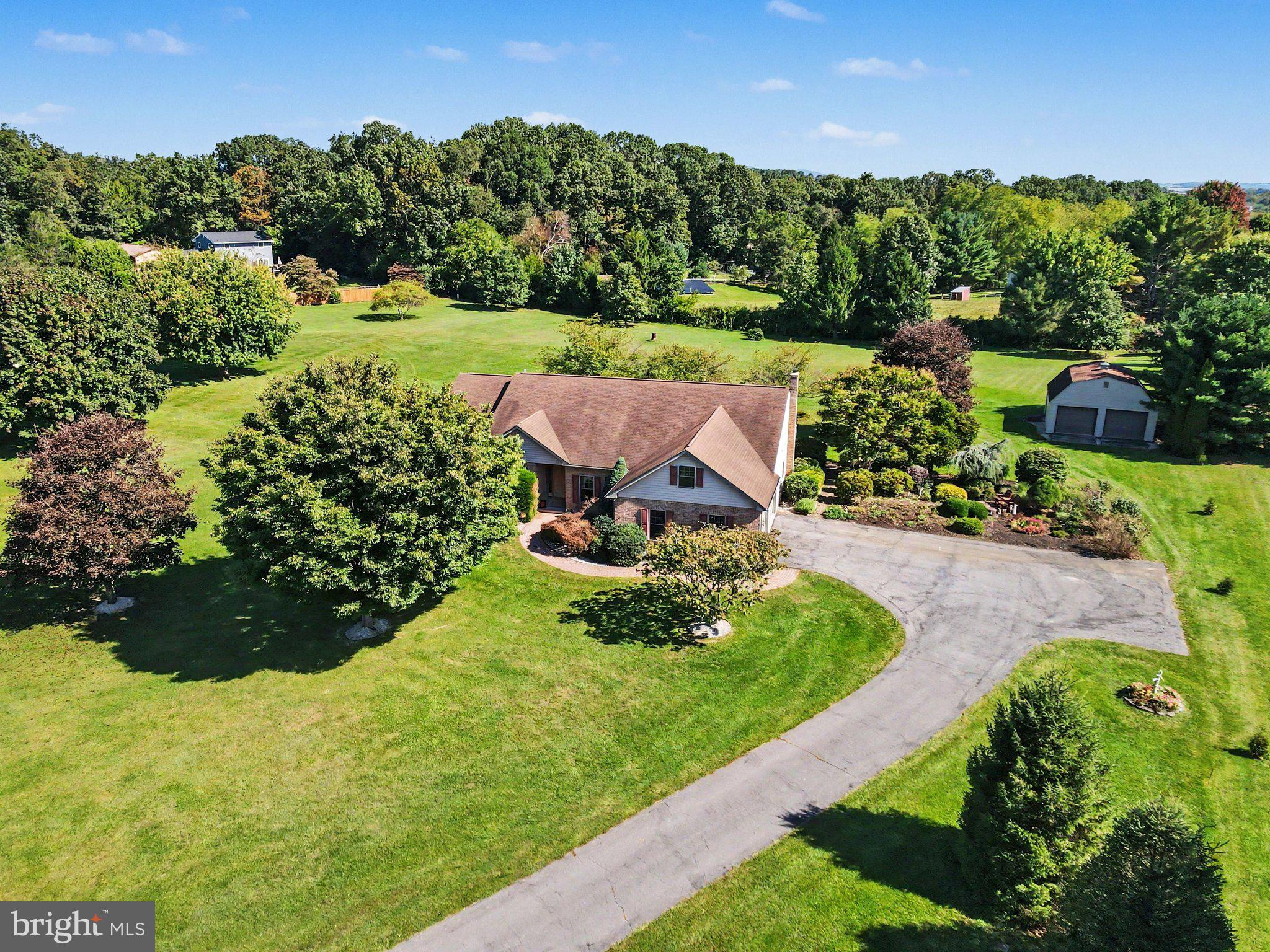 17 FOXWOOD DRIVE