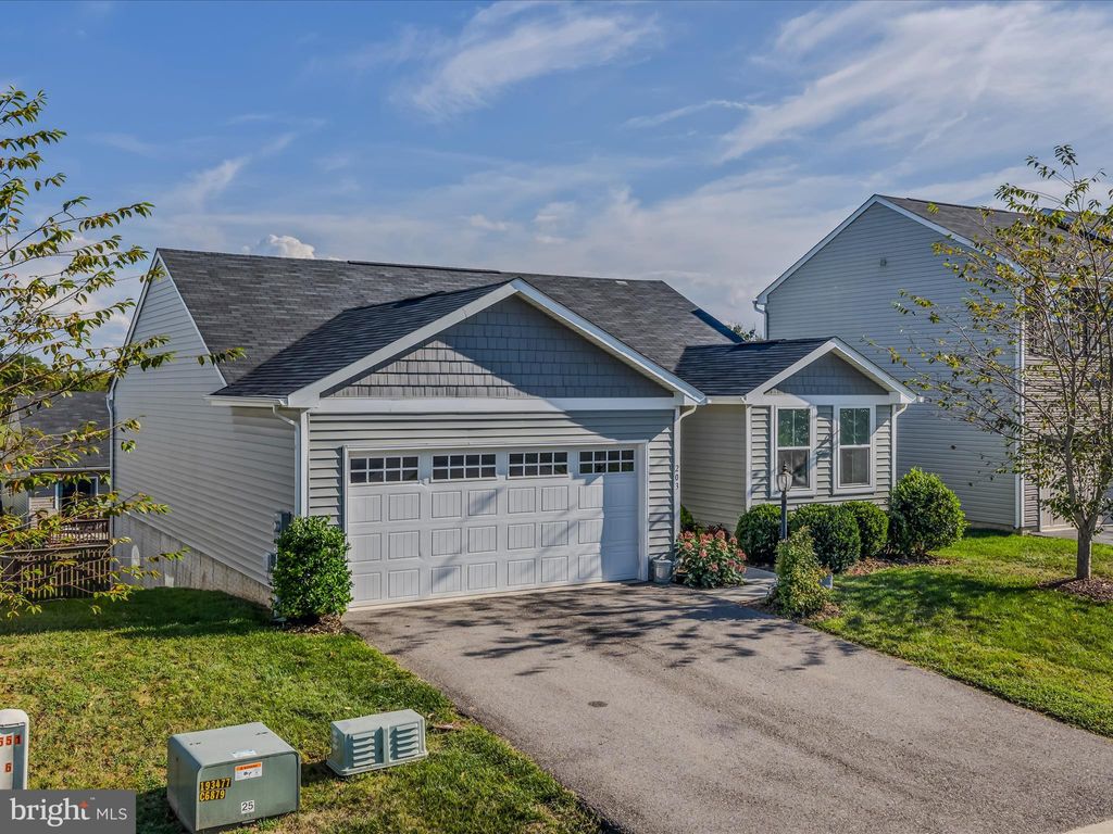 Photo of 203 Singleton Way, MARTINSBURG, WV 25403 (MLS # WVBE2044582)