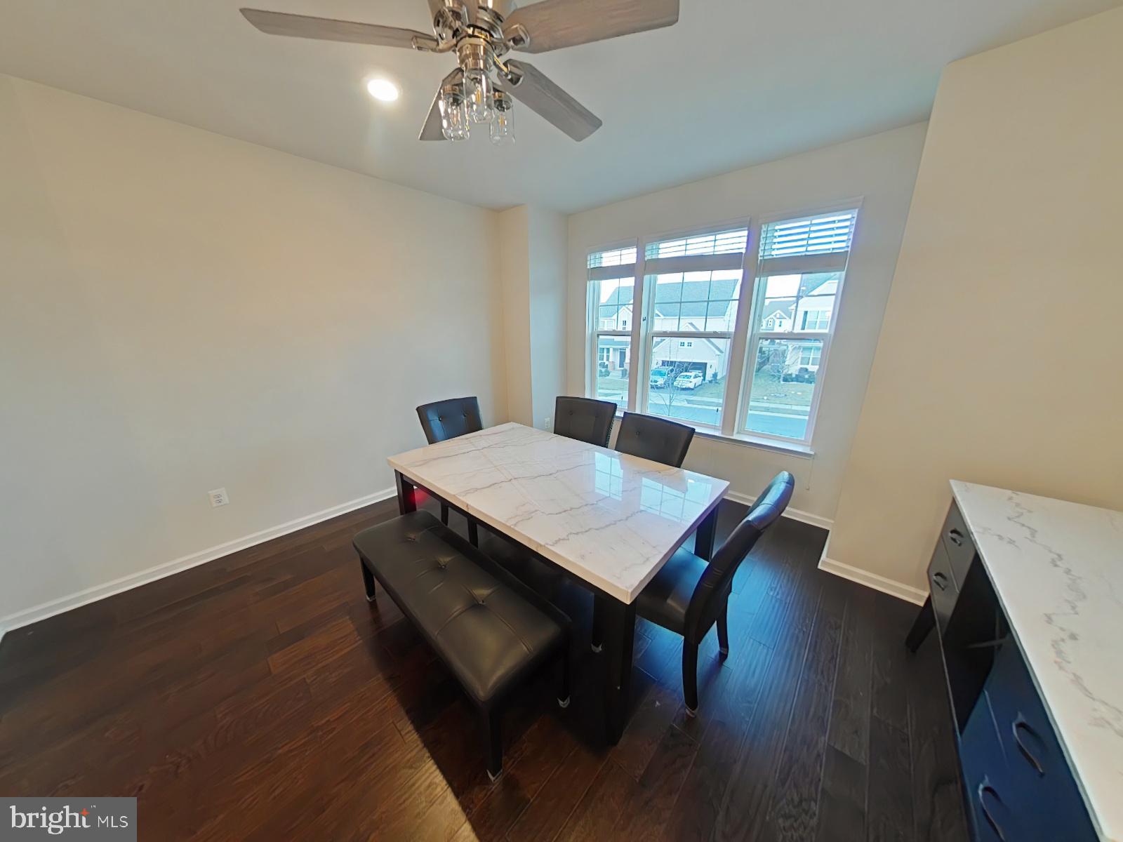 TALLYN RIDGE - Residential