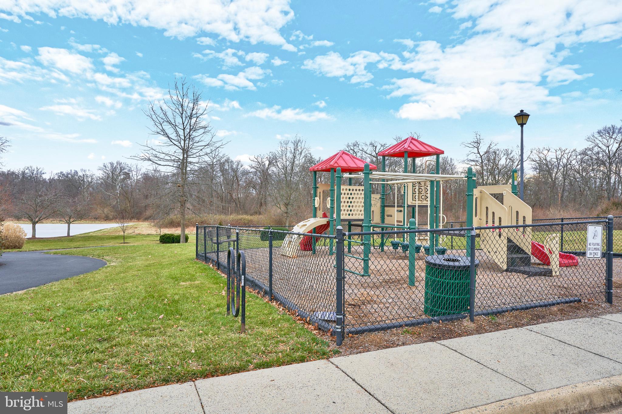 LOUDOUN VALLEY ESTATES - Residential Lease