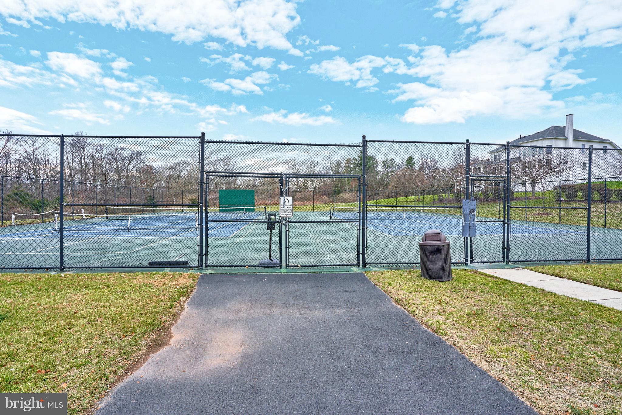 LOUDOUN VALLEY ESTATES - Residential Lease