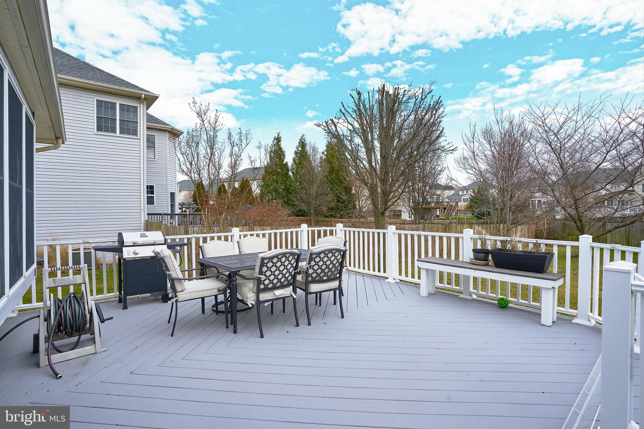 LOUDOUN VALLEY ESTATES - Residential Lease