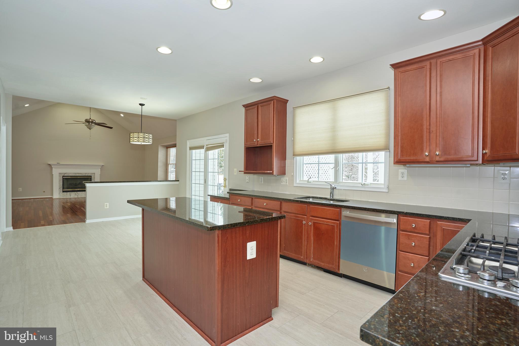 LOUDOUN VALLEY ESTATES - Residential Lease